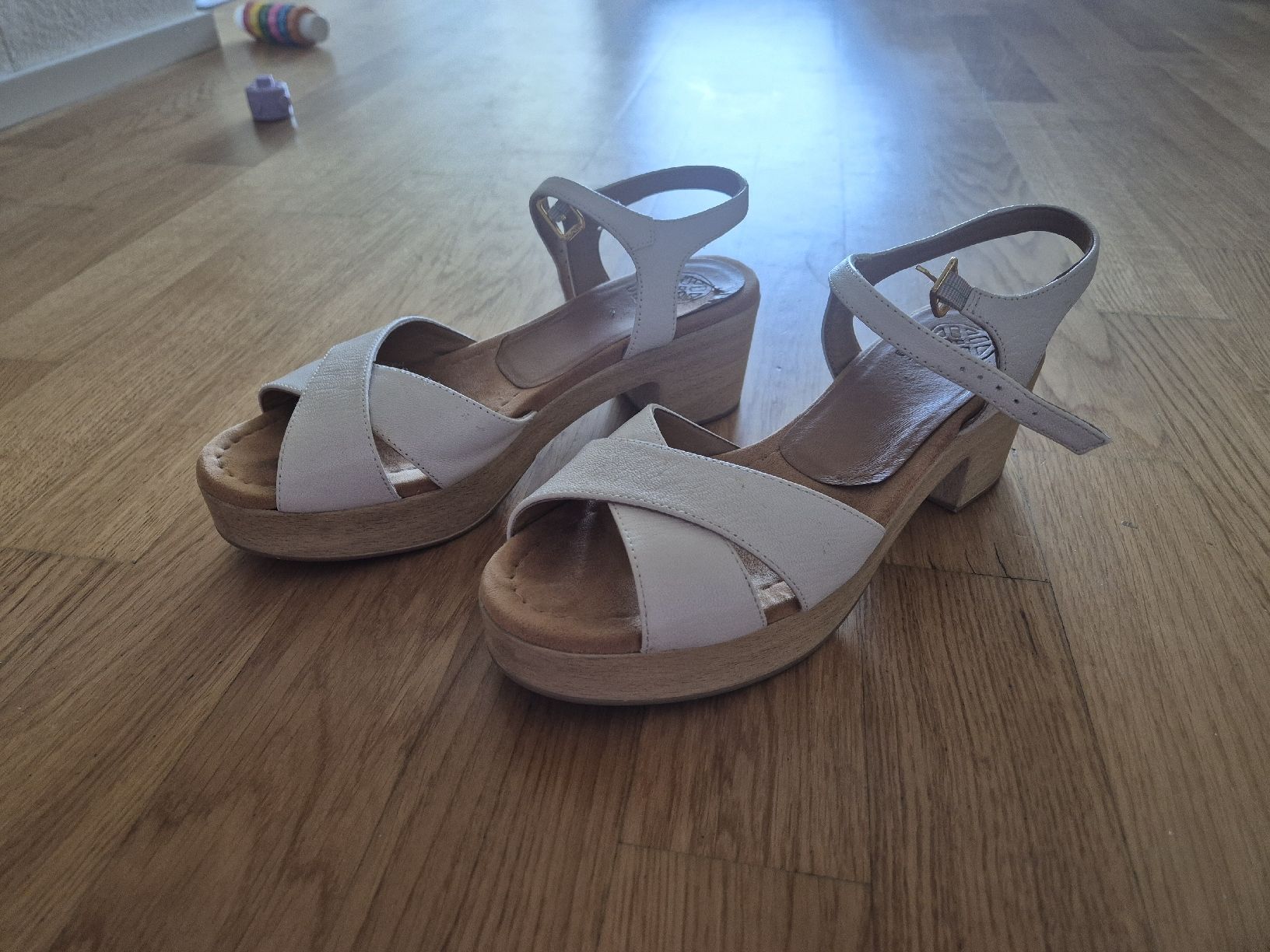 Unisa Scarpe da donna: Ledersandale Unisa 39 – Usato da Basel venduto da Elena_02