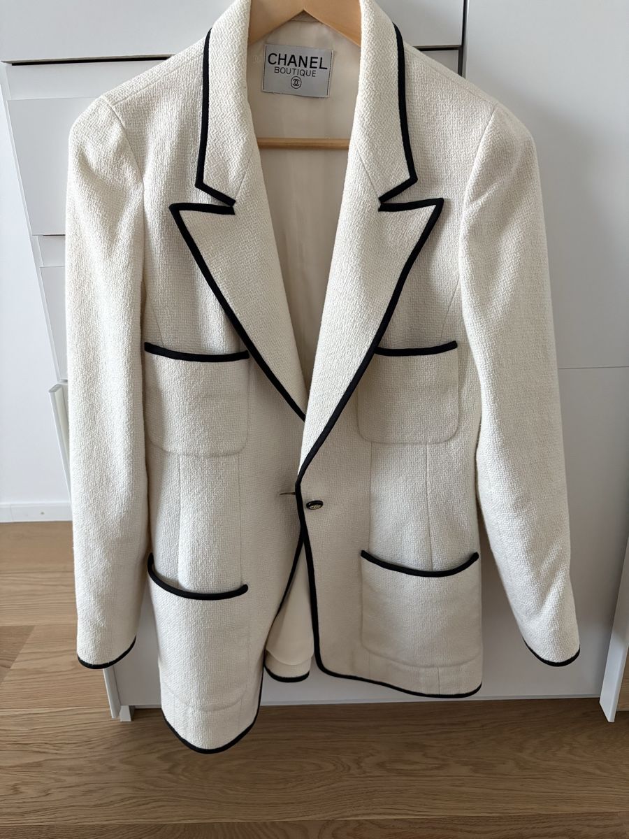 Chanel Giacche: Chanel jacket  – Usato da St. Gallen venduto da ott_f827 1