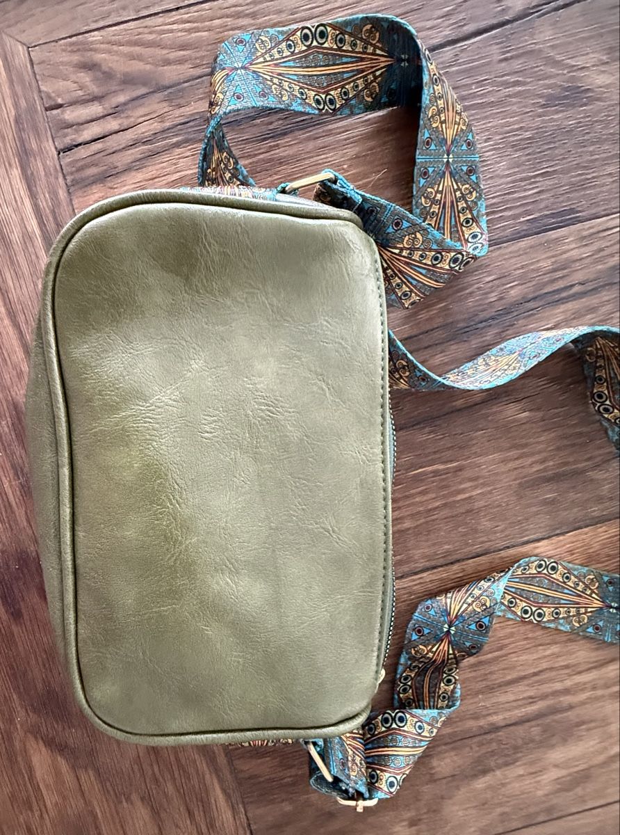 Taschen für Damen: Handtasche klein  – Neu (gemäss Beschreibung) aus Pfeffikon LU von pepino17 1