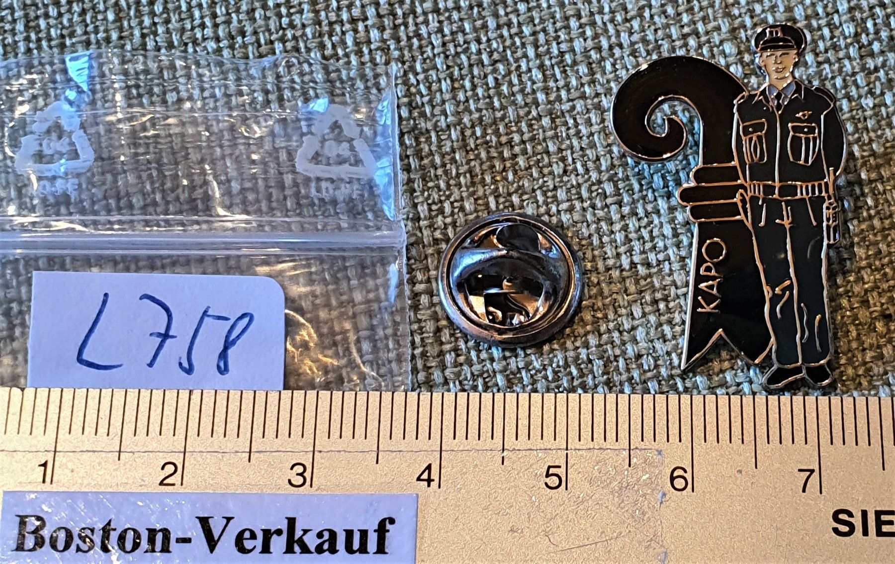 Placchette & Badge: L758 - Pin KAPO Kantons Polizei Basel – Usato da Reinach BL venduto da Boston-Verkauf 1