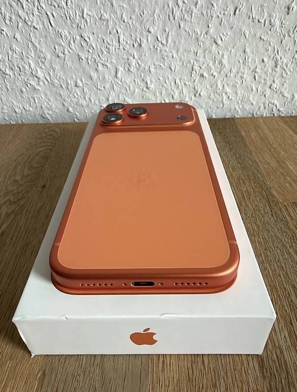 Telefoni cellulari / Smartphones: iPhone 17 Pro Max 512Gb Cosmic Orange – Usato da Sementina venduto da d5d_n9mn