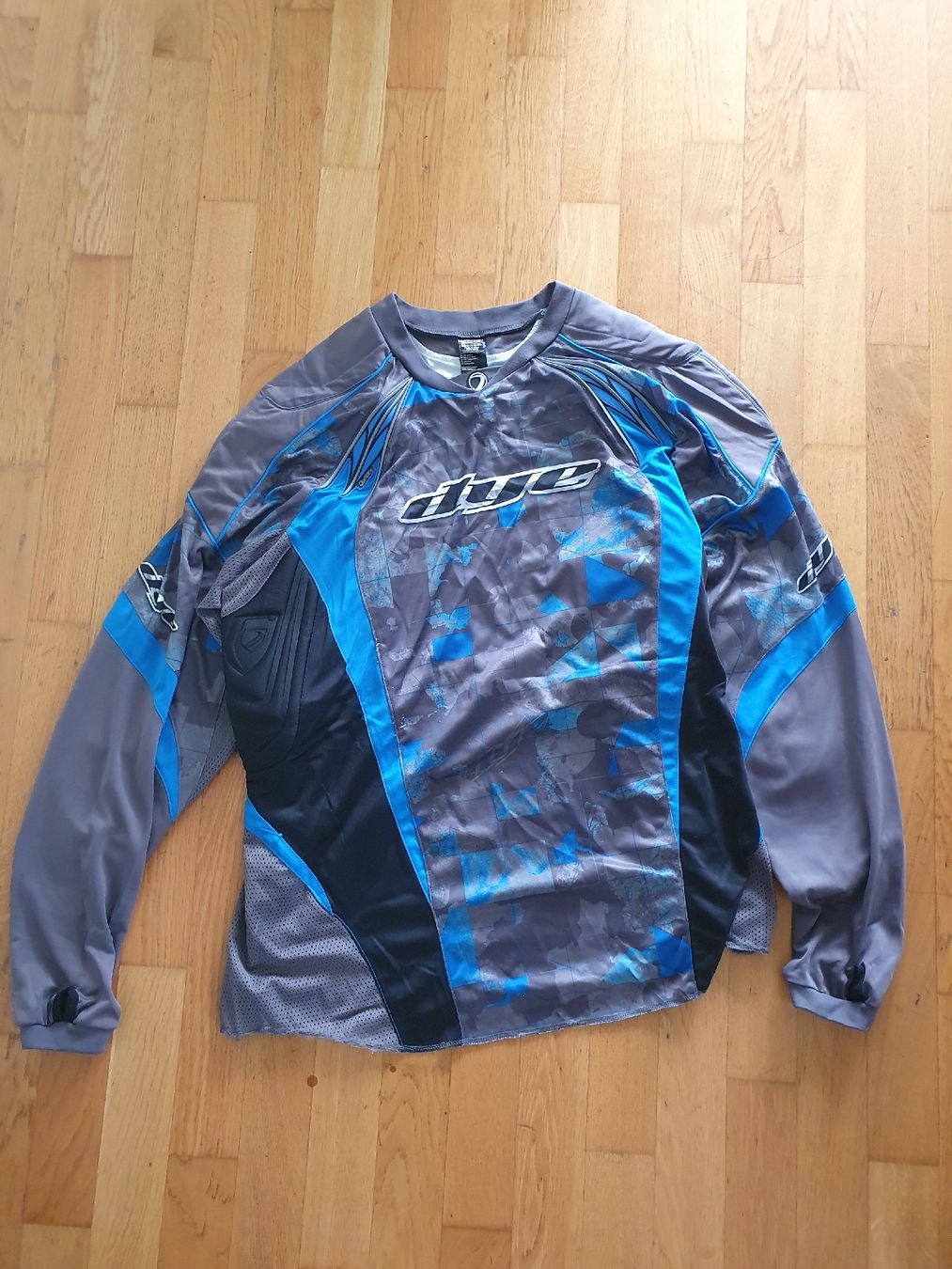 T-shirt: DYE Paintball Jersey Grösse XL – Usato da Schwyz venduto da Baba_Schwab