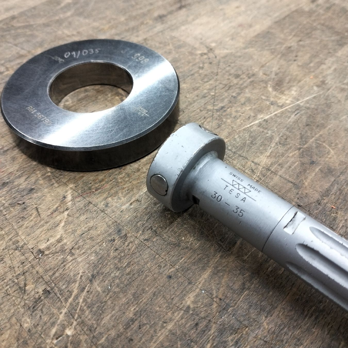 Tesa Misurare: Innenmikrometer 30-35 TESA mit Prüfring, Messwerkzeug, Tesa – Usato da Leimbach AG venduto da Heiliger_Bam_Bim 1