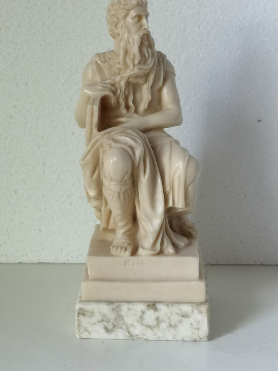 Statuette: Vintage Santini Marmor Mose-Figur – Usato da Bern venduto da Yunkom