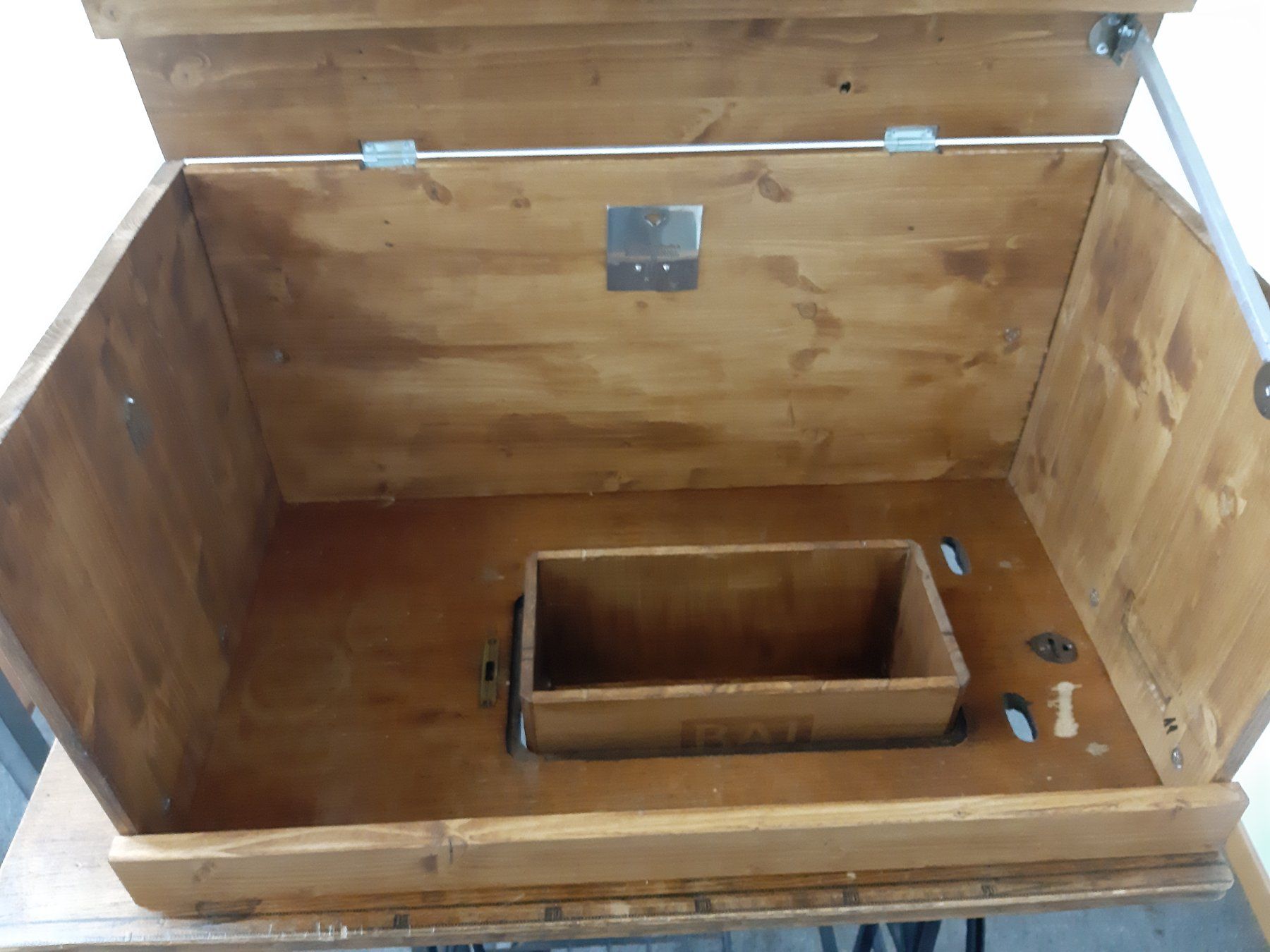 Allestimento di negozi e stand fieristici: Minibar S’Manne Nähkästli – Usato da Meilen venduto da gwunderfitzig 1