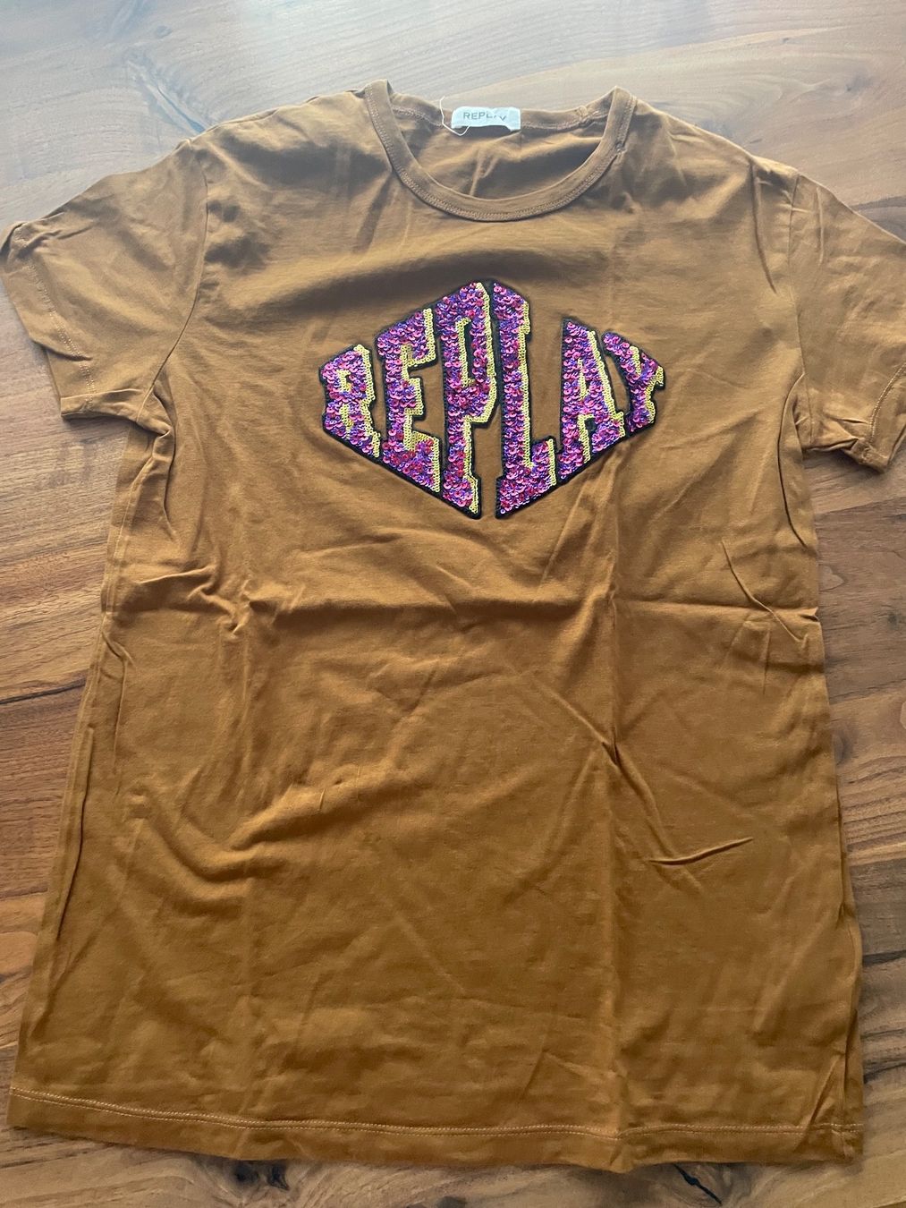 T-shirt: Replay T-shirt – Nuovo (secondo la descrizione) da Unteriberg venduto da fae_2gz2