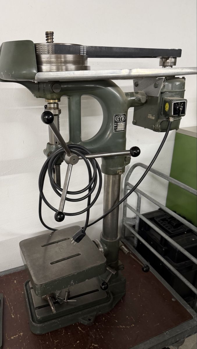 Perceuses: GYR Ständerbohrmaschine gebraucht – D'occasion à Neschwil par mch_kvt2