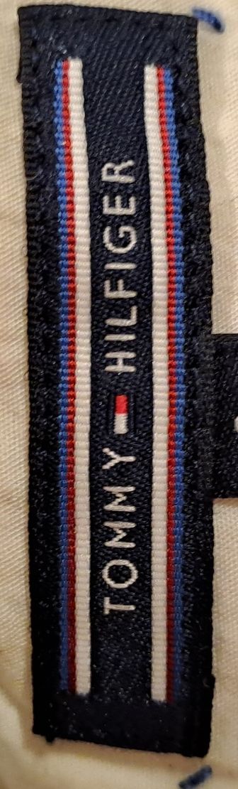 Tommy Hilfiger T-Shirts: T-shirt Tommy Hilfiger, taille S – Gebraucht aus Valeyres-sous-Montagny von Romy. 1