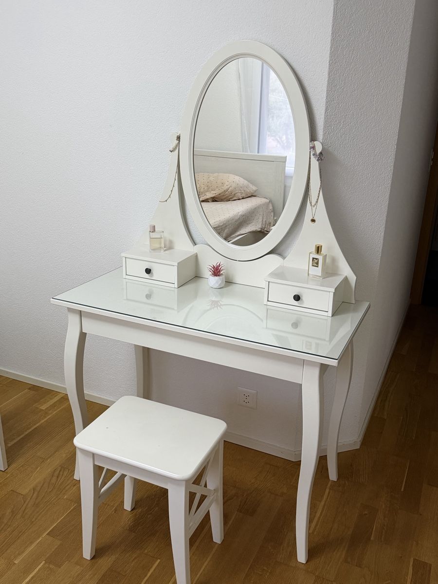 Ikea Tavoli da trucco: Schminktisch mit Hocker – Usato da Mühlau venduto da val_6lbv