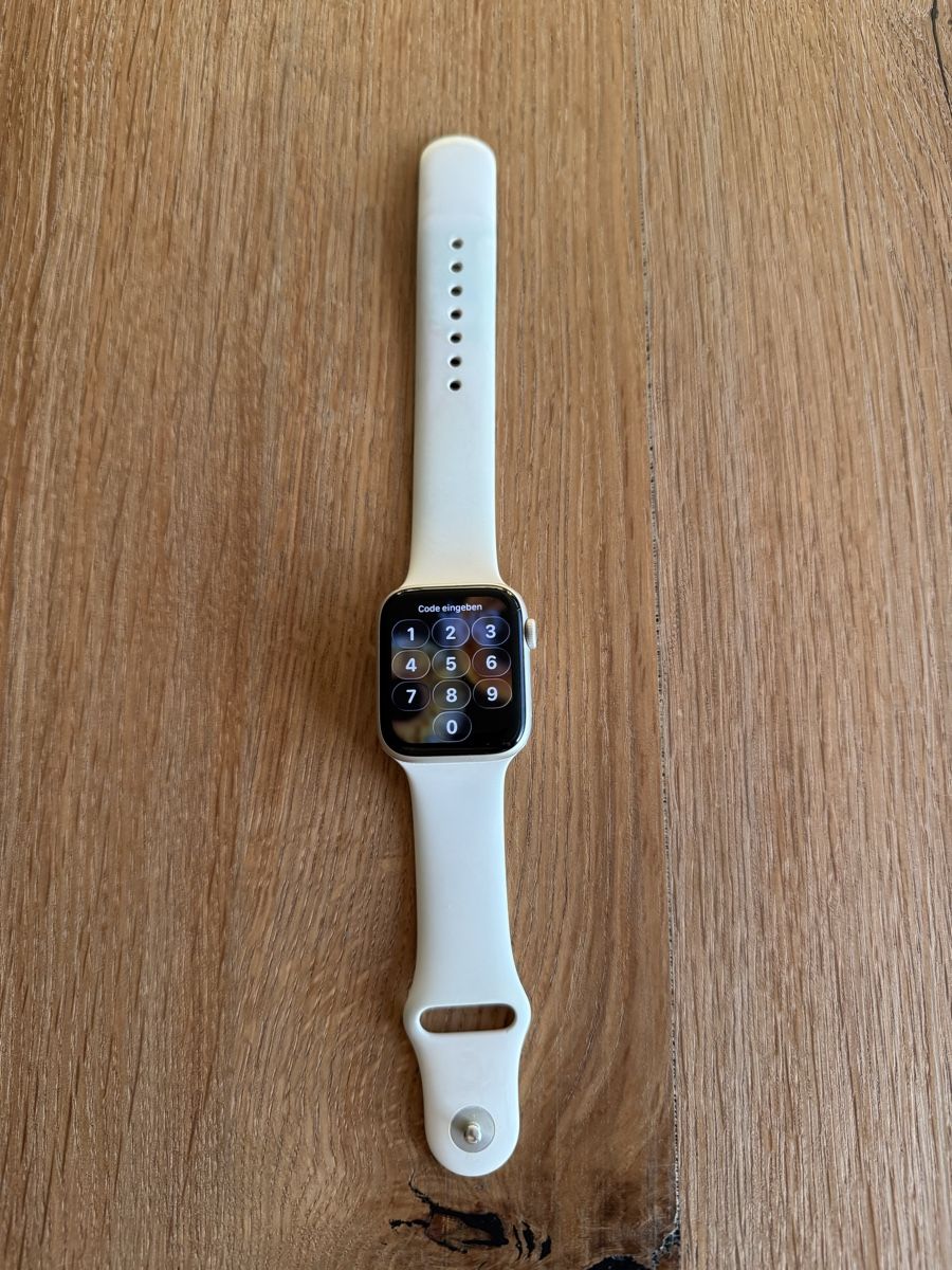Apple Smartwatch: Apple Watch SE  – Usato da Riken AG venduto da liiis_ 1
