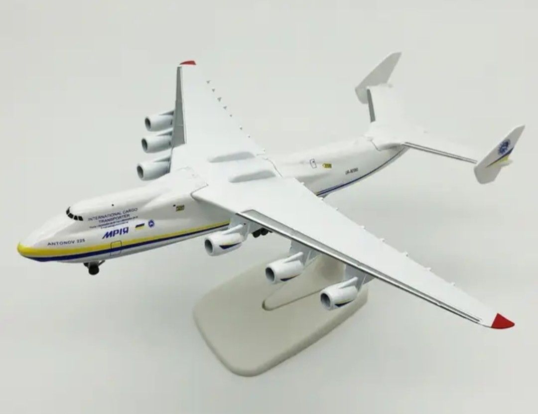 Kit di modellismo & Modellini statici: Antonov 225 echele 1/400 – Nuovo e nell'imballaggio originale da Vernier venduto da 19pigments