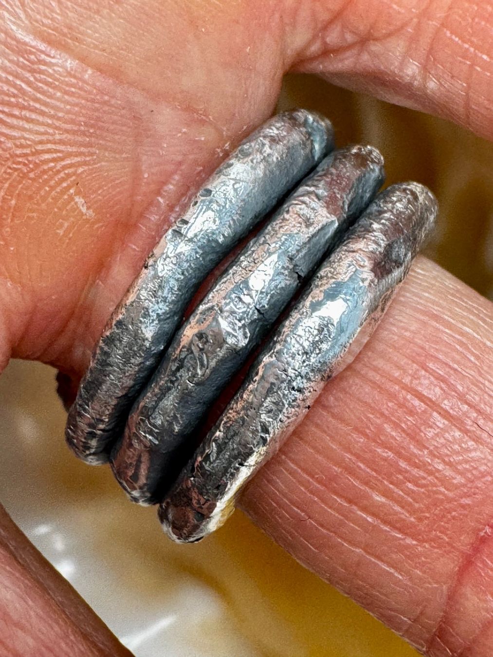 Anelli: Handgefertigter Massiver Silber-Weissgoldring – Nuovo e nell'imballaggio originale da Jona venduto da Herzschmiede 4
