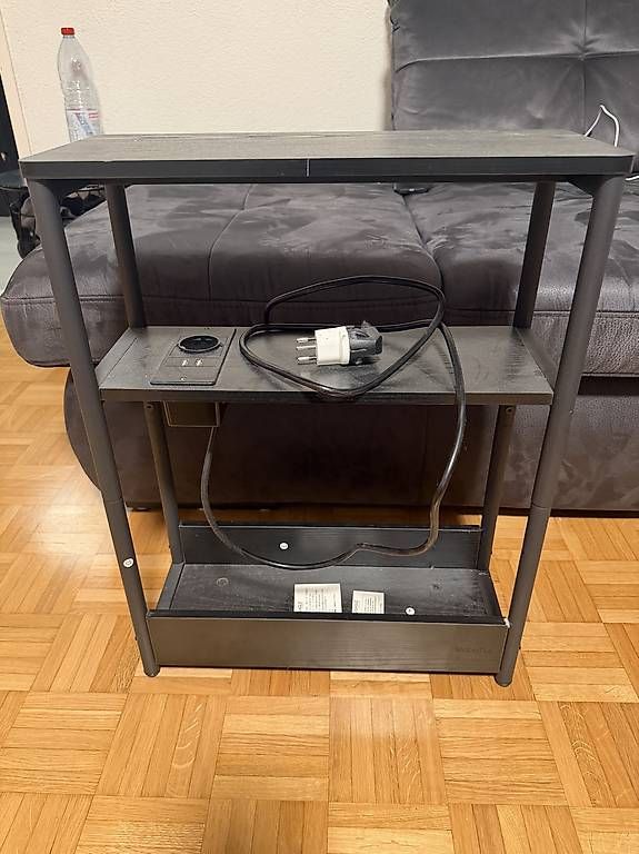 Tables de nuit: Schwarzer Beistelltisch mit Steckdose und USB  – D'occasion à Zürich par lej_7lbp 1