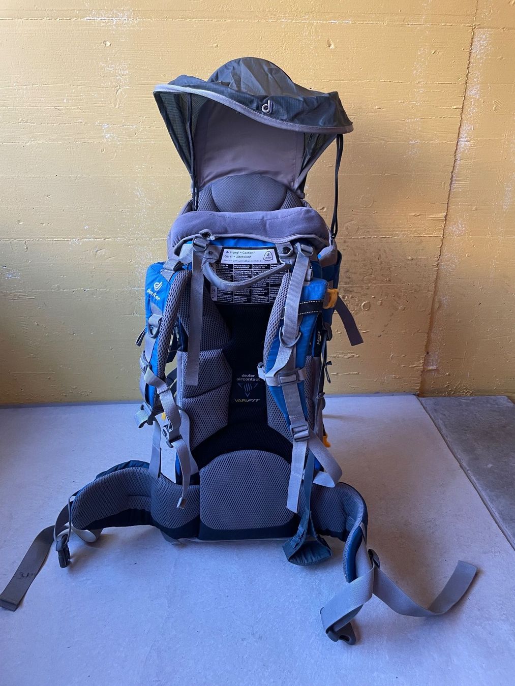 Deuter Bauch- & Rückentragen: Kinderkraxe Deuter blau – Gebraucht aus Zürich von Eis 3