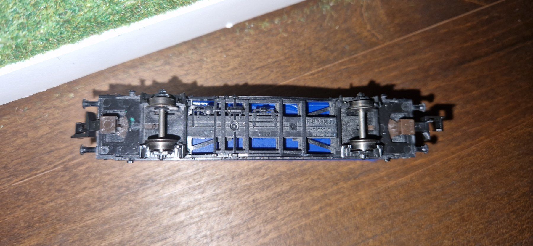 Fleischmann Modellini di ferrovie: Fleischmann Spur N 2achs. Flachwagen Container "P&O" – Usato da Unterengstringen venduto da b.kaiser81 3