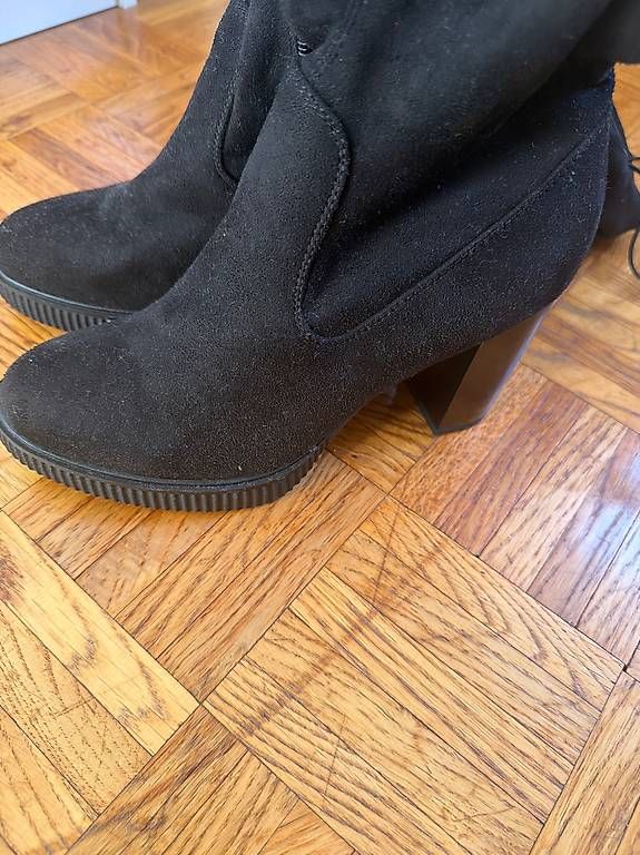 Chaussures femmes: Cuissarde – D'occasion à La Tour-de-Peilz par pil_j6nr 1