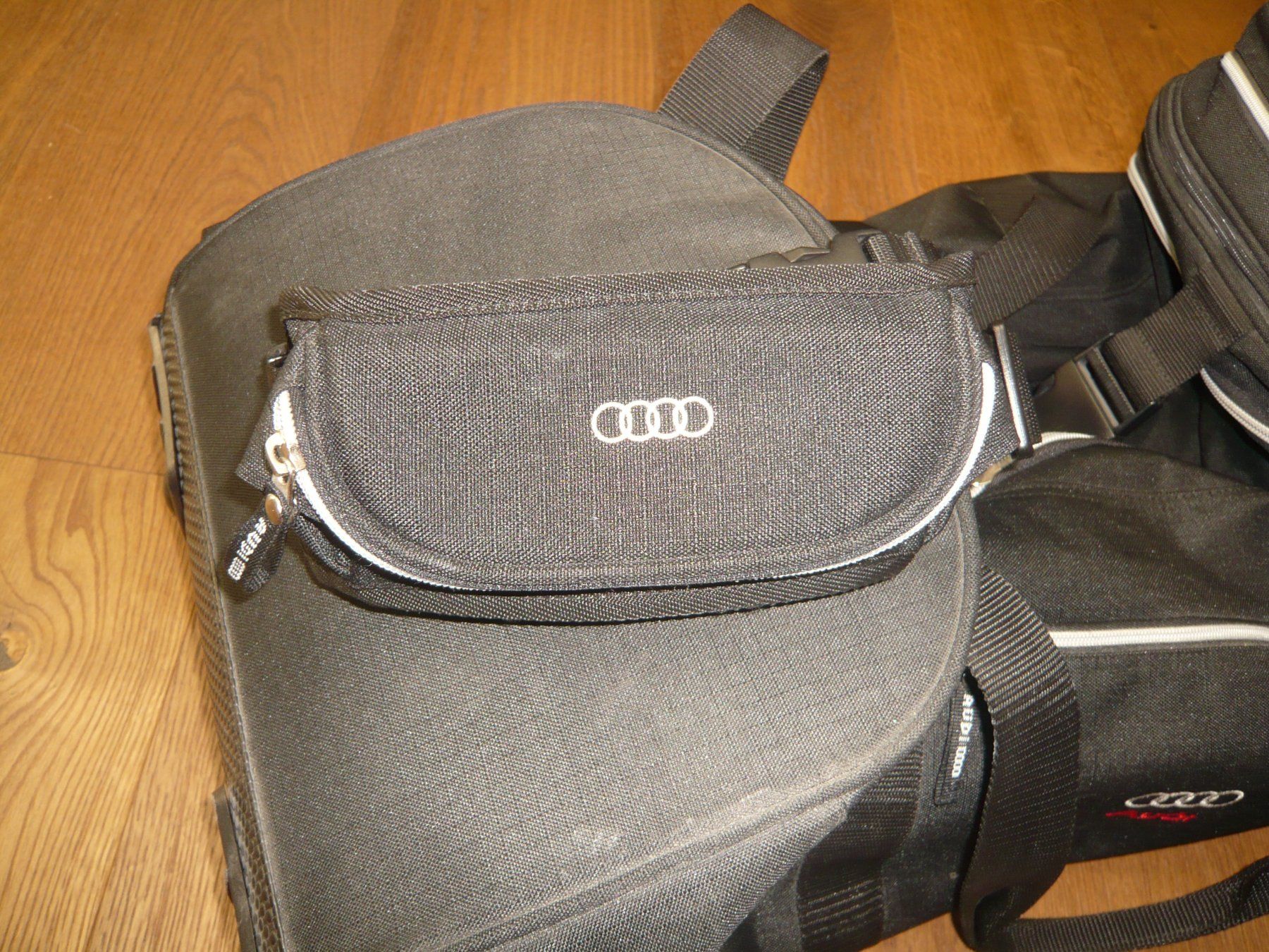 Audi Taschen: Roll-Tasche von Audi – Gebraucht aus Zizers von cruze 3