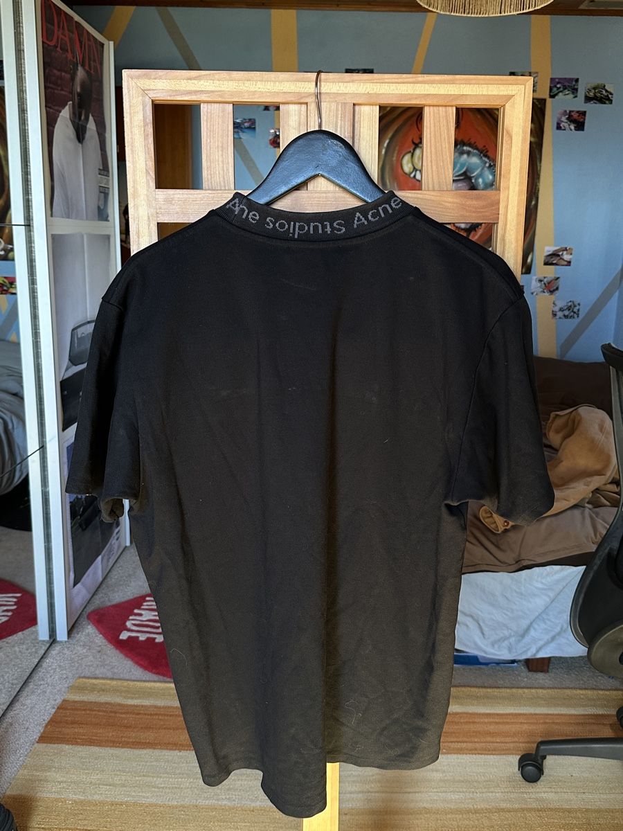 Acne Studios T-shirt: Original black Acne Studios tee – Usato da Villars-Burquin venduto da Iliasso 1