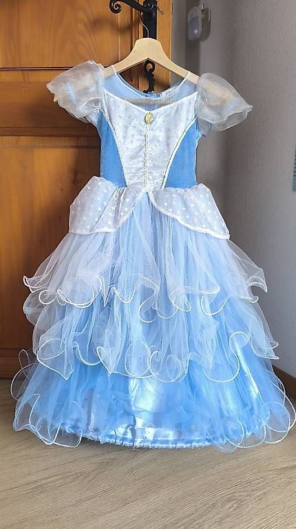 Très belle robe de princesse Dysney 5/6 and (D'occasion) à Courfaivre ...