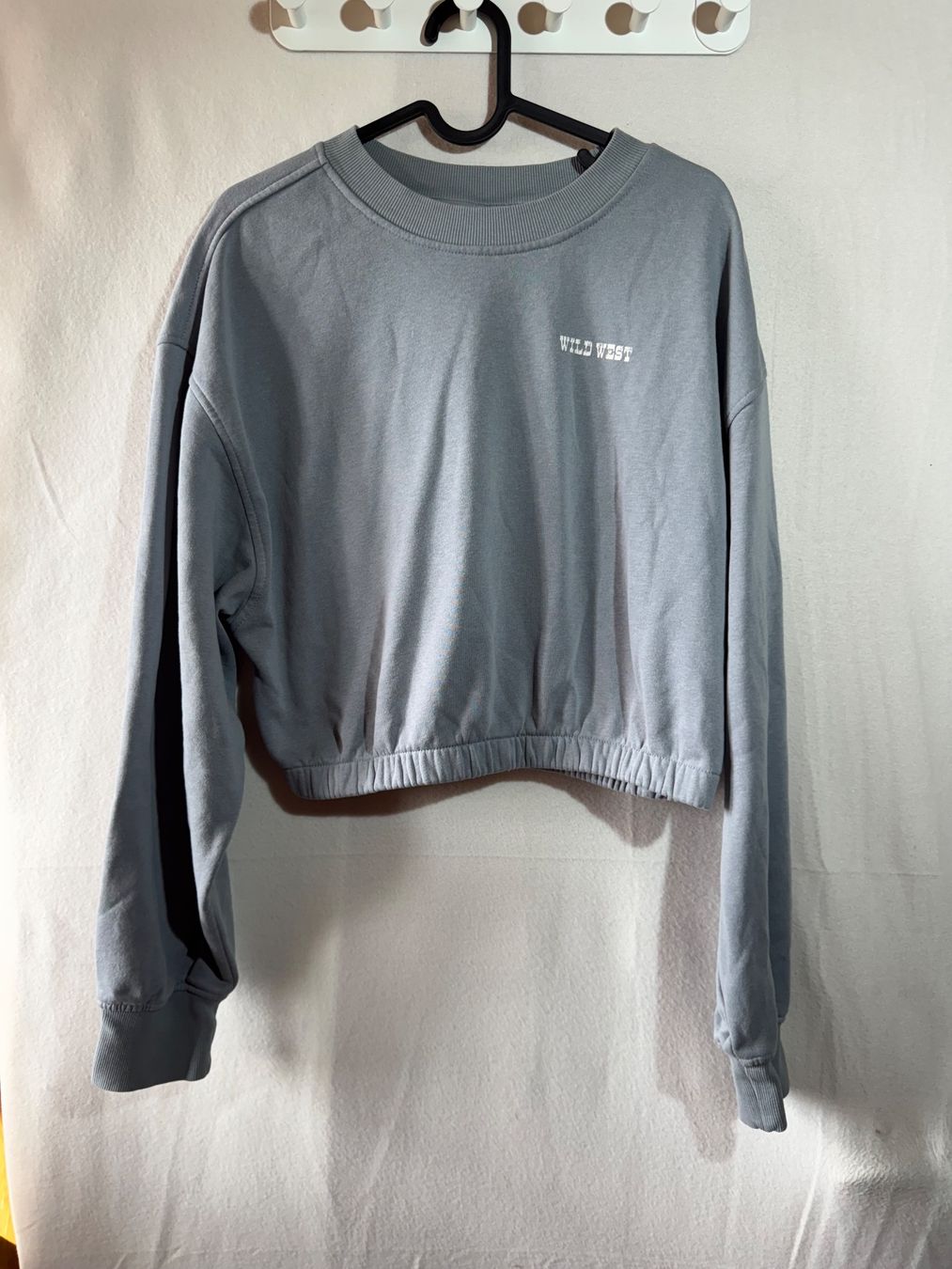 H&M Maglioni & Felpe: Kurzer grauer Pullover von H&M Gr. M – Usato da Grosswangen venduto da second_hand_dress