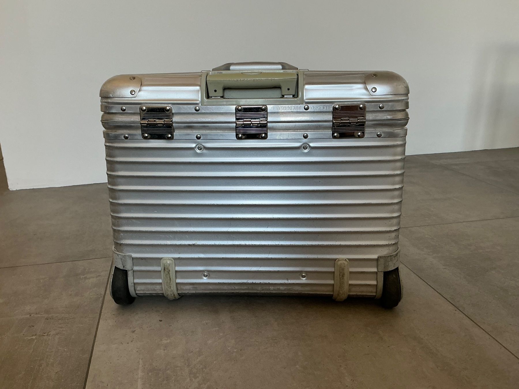Rimowa Valigie: Pilotenkoffer RIMOWA – Usato da Carona venduto da LaDark11 1