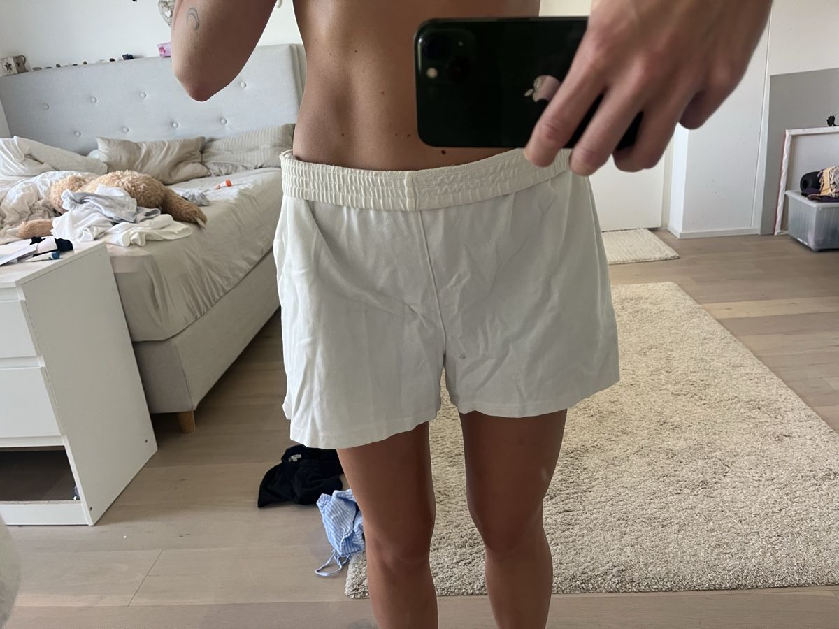 Brandy Melville Pantalons: Brandy shorts – D'occasion à Zürich par rox_ws8v 6