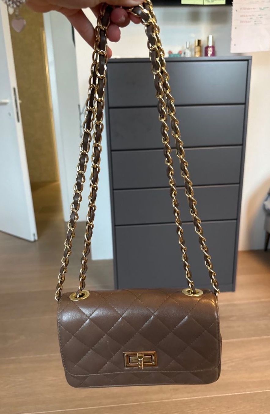 Borse da donna: Braune LEDER GENUA mit Goldkettchen – Nuovo (secondo la descrizione) da Zumikon venduto da nat_96zs 1