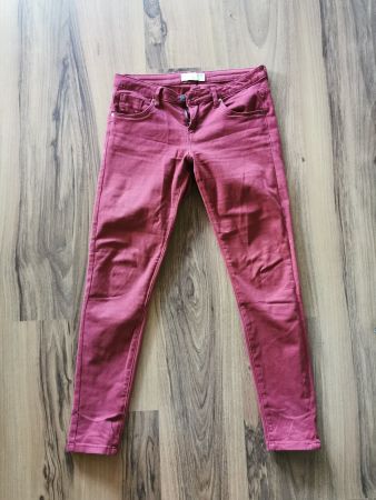 Rote Jeans