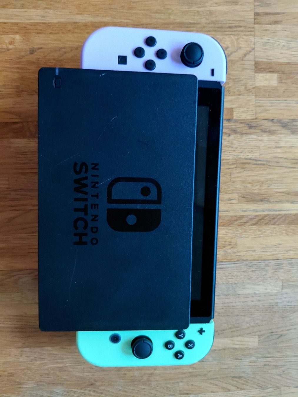 Nintendo Console: Nintendo Switch inkl. Dock und Netzteil – Usato da Zürich venduto da poeschoo 3