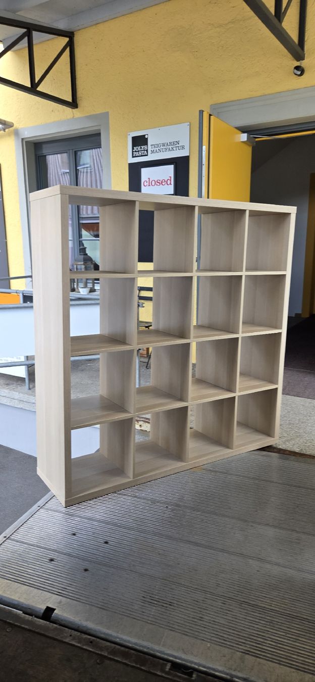 Ikea Scaffali: Raumteiler Regal 4x4 Fächer Ikea Hellbraun – Usato da Dällikon venduto da ctrans