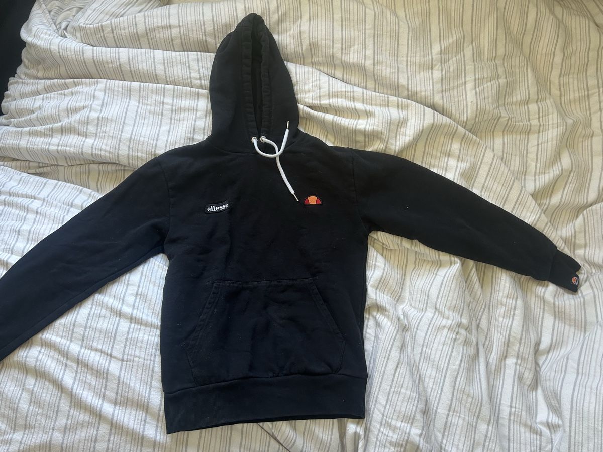 Ellesse Maglioni & Felpe: Ellesse Hoodie – Usato da Bern venduto da la_raa_