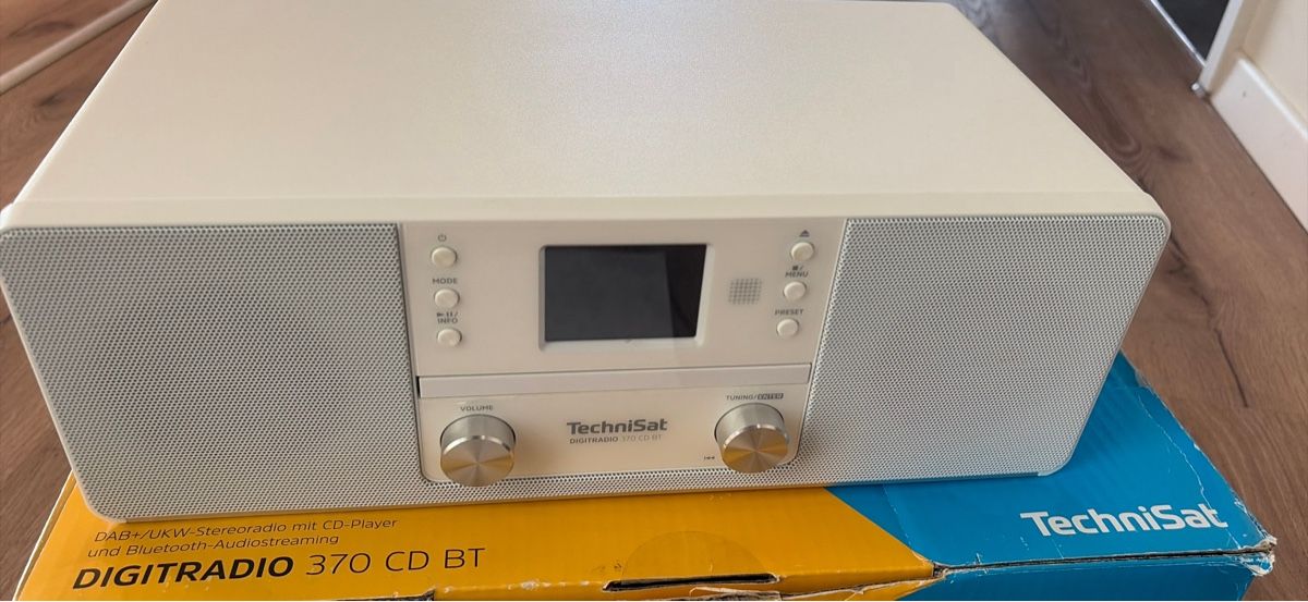 Technisat Sistemi audio & multimediali: TechniSat Digital Radio 370 CD BT – Usato da Bern venduto da Monica-h 2
