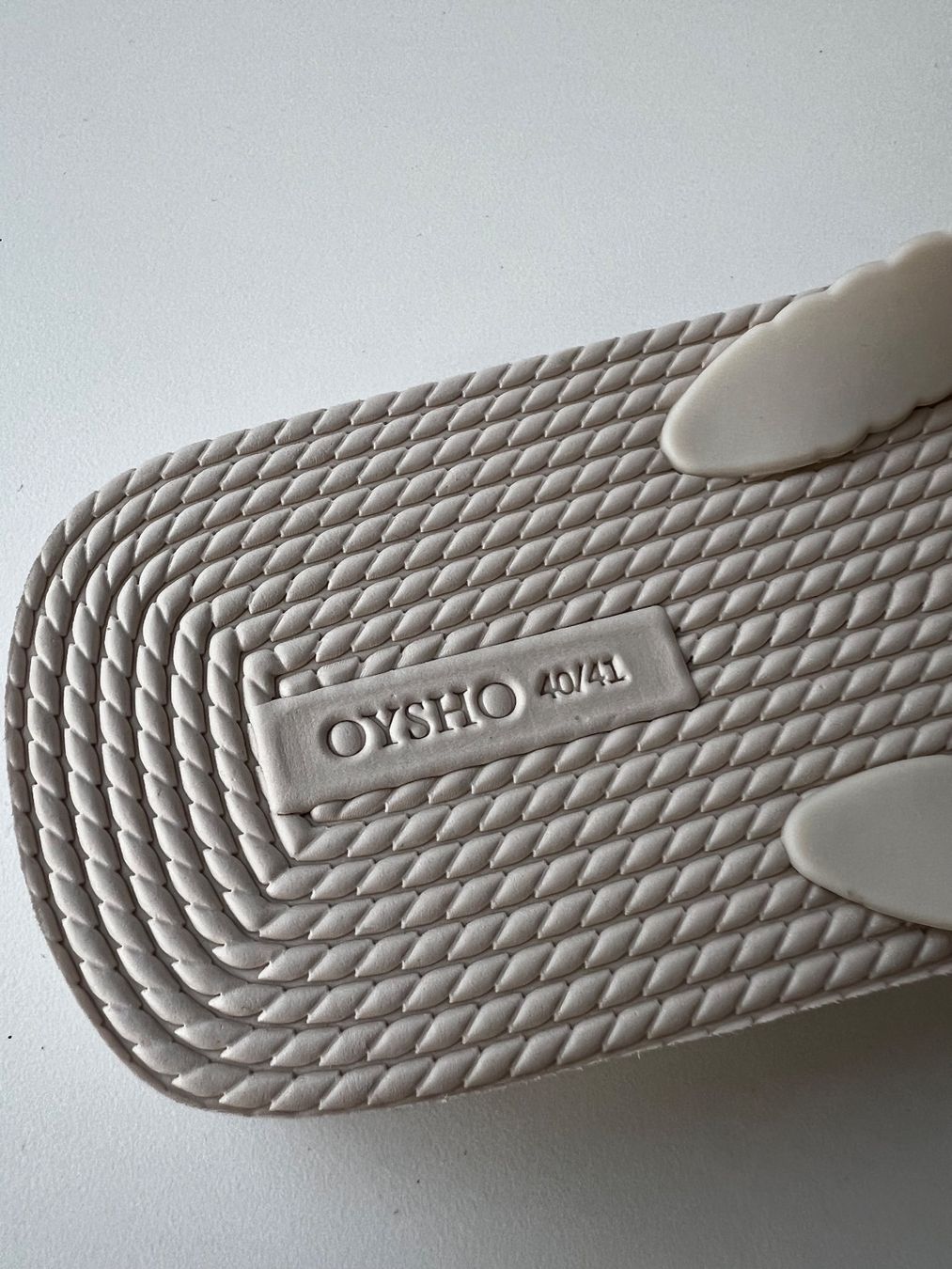 Oysho Scarpe da donna: Oysho Flip Flops ecru Gr. 41 – Usato da Aarau venduto da Obdulia 3