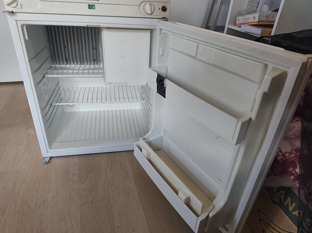 Réfrigérateurs: Kühlschrank Dometic RF62 – D'occasion à Domat/Ems par Calanda88 1
