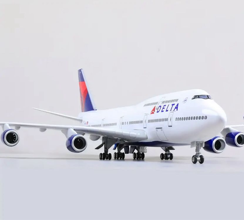 HANGHANG Delta Flugzeugmodell 1:400 – Aus Kunststoff/Metall, 14,2 Cm Lang, Detailreich, Für Sammlung & Deko