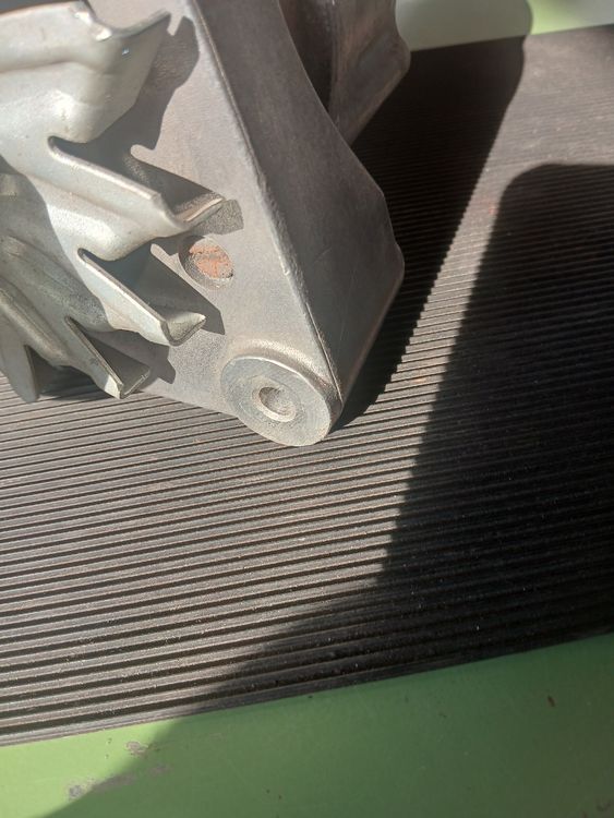 Bosch Tutti pezzi di ricambio auto: Original Oldtimer Lichtmaschine, Bosch, Unbek. Zustand! – Difettoso da Langenthal venduto da Egro50 2