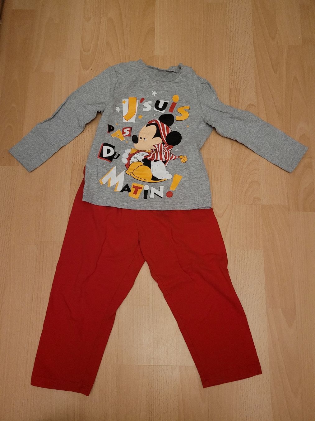 Pyjamas & Ähnliches: Pyjama Mickey gr. 104 – Gebraucht aus Inwil von Flower2325