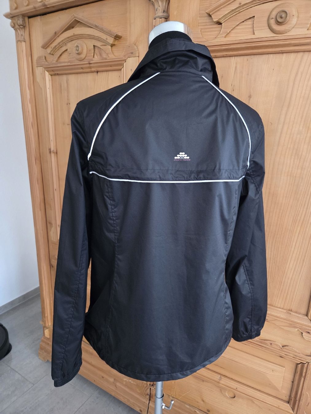 H&M Giacche: schöne Windjacke, Jacke, H&M sport – Nuovo (secondo la descrizione) da Wiesendangen venduto da Sinhuk 3