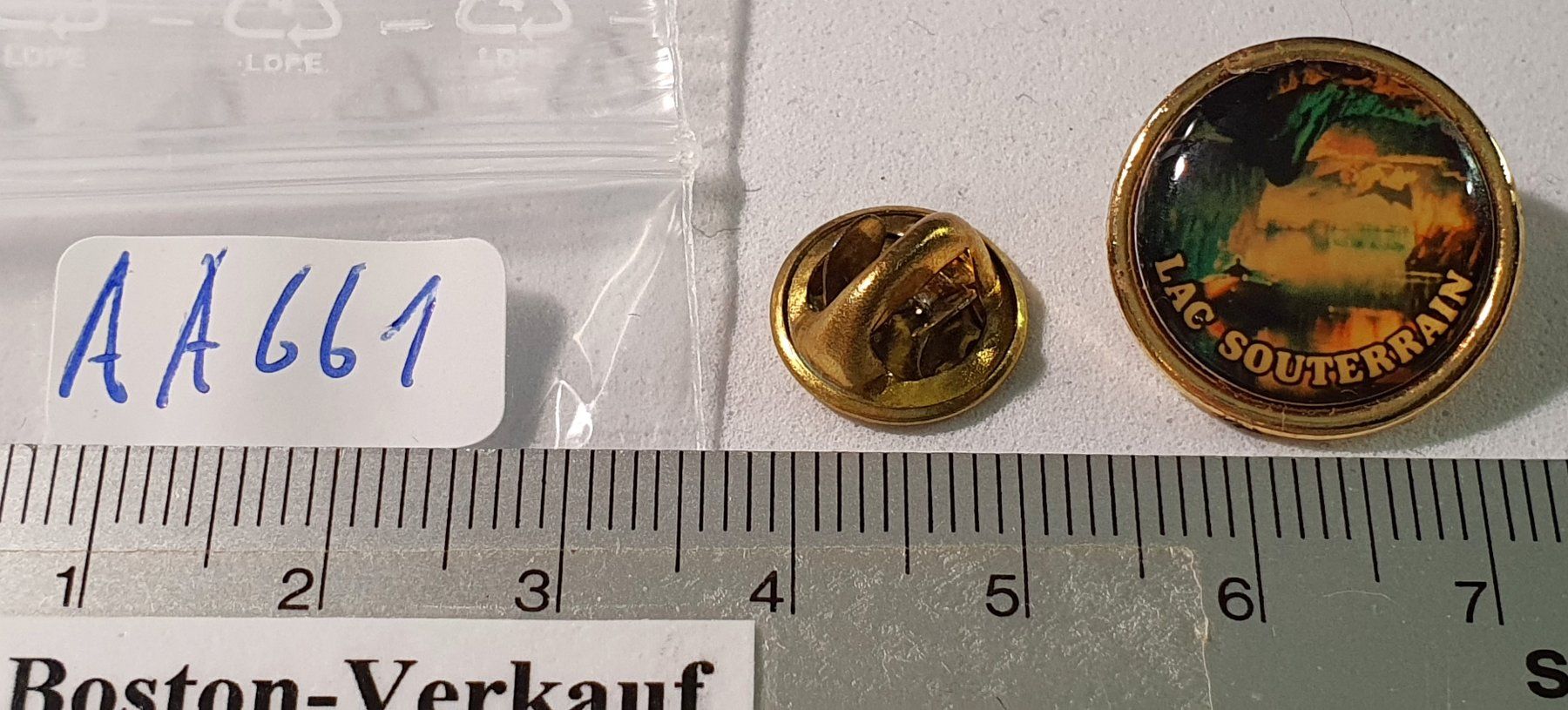 Placchette & Badge: AA661 - Pin Lac Souterrain de Saint Léonard Wallis – Usato da Reinach BL venduto da Boston-Verkauf 1