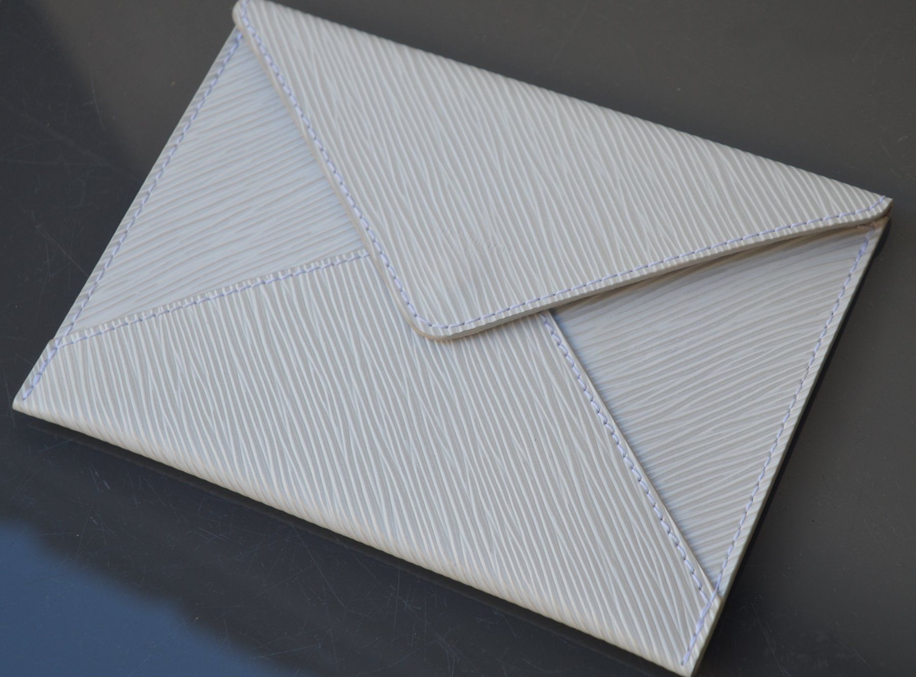 Louis Vuitton Borse da donna: Louis Vuitton Kirigami Epi Pochette – Usato da Collonges venduto da Auganien 1