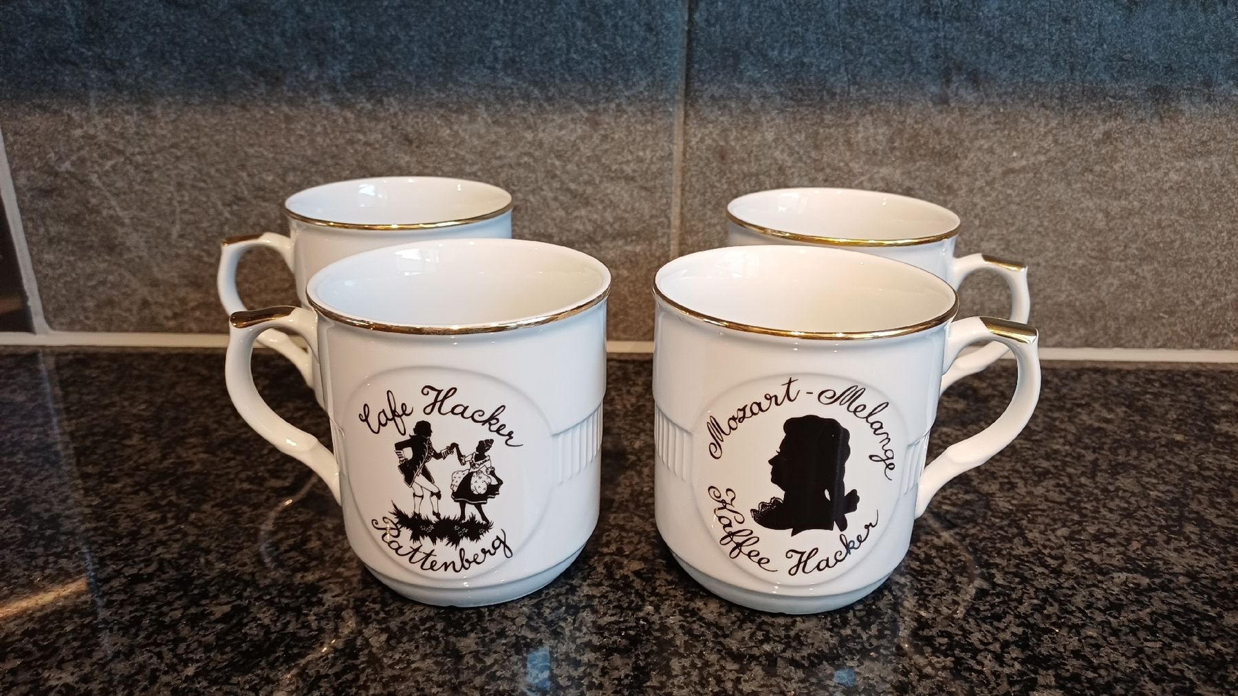 Tazze: 4er Set Tassen mit Goldrand – Usato da Unterägeri venduto da fand6314