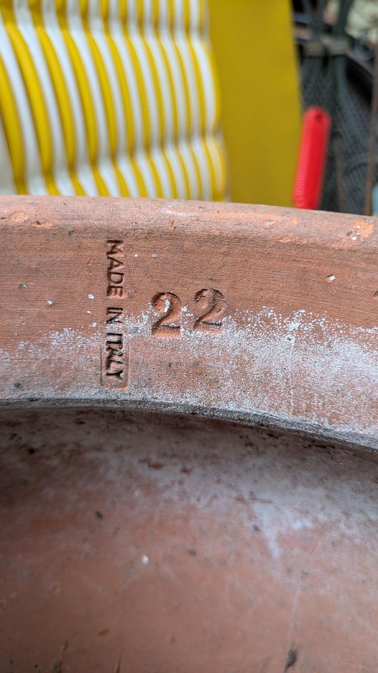 Blumentöpfe: 3 massive Blumentöpfe aus Terrakotta, Durchmesser ca 33cm – Gebraucht aus Wilen b. Wollerau von Tinkerer 2