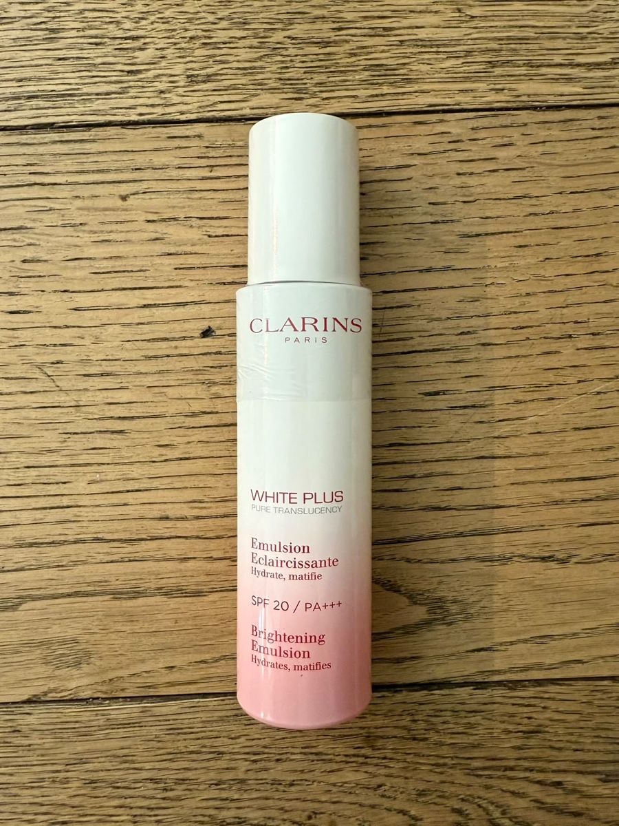 Clarins Gesichtspflege: Clarins White Plus Emulsion Eclaircissante SPF 20 PA+++ – Neu (gemäss Beschreibung) aus Pully von Natala