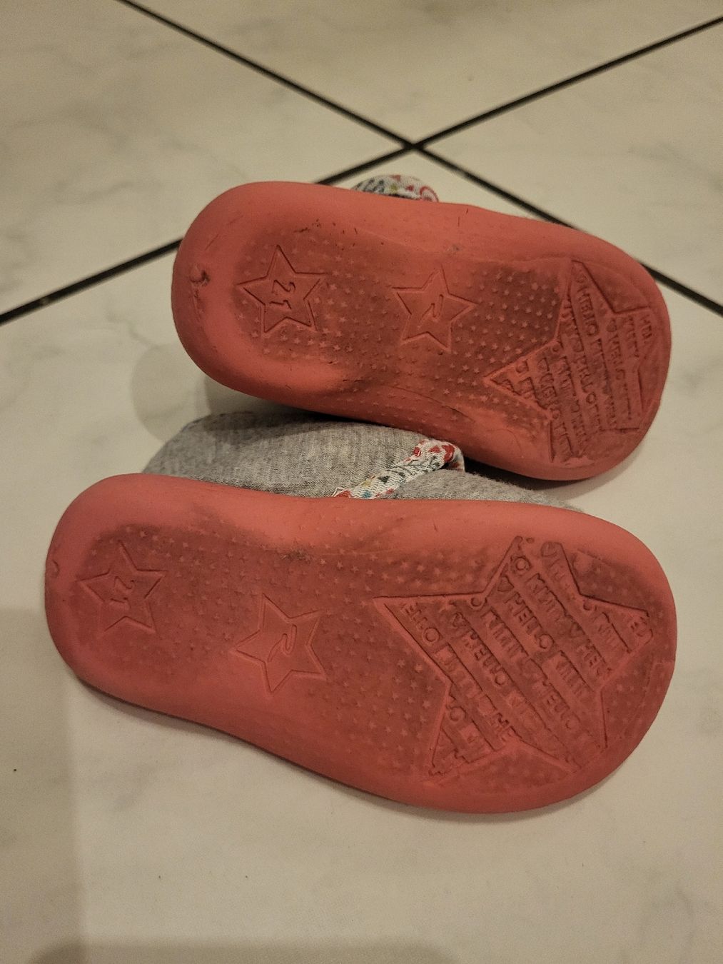 Scarpe per ragazze: Süsse Hello Kitty Mädchen Hausschuhe Gr. 21 🌸 – Usato da Felben-Wellhausen venduto da Brummbaer90 1