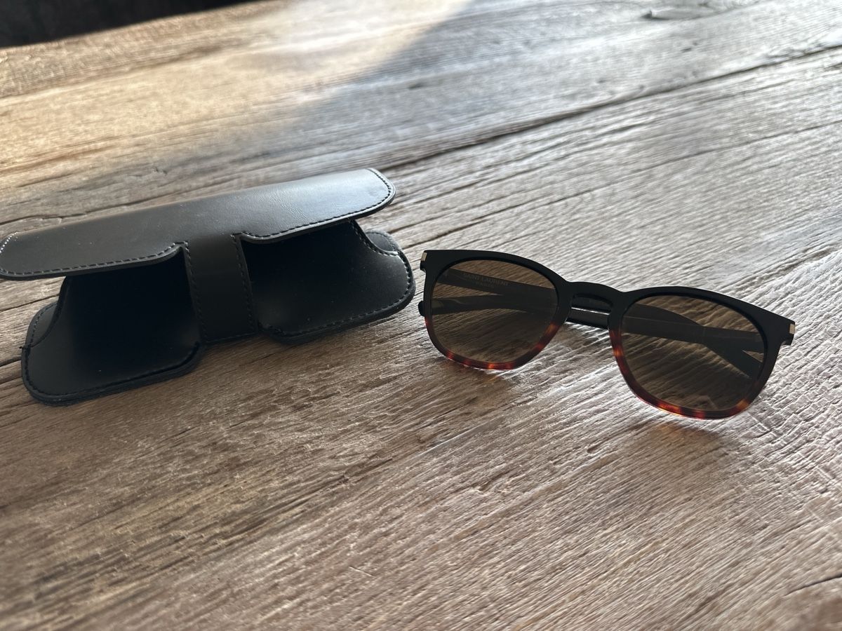 Saint Laurent Occhiali & Lenti: Sonnenbrille von Saint Laurent – Usato da Zollikon venduto da Tropfenweibel