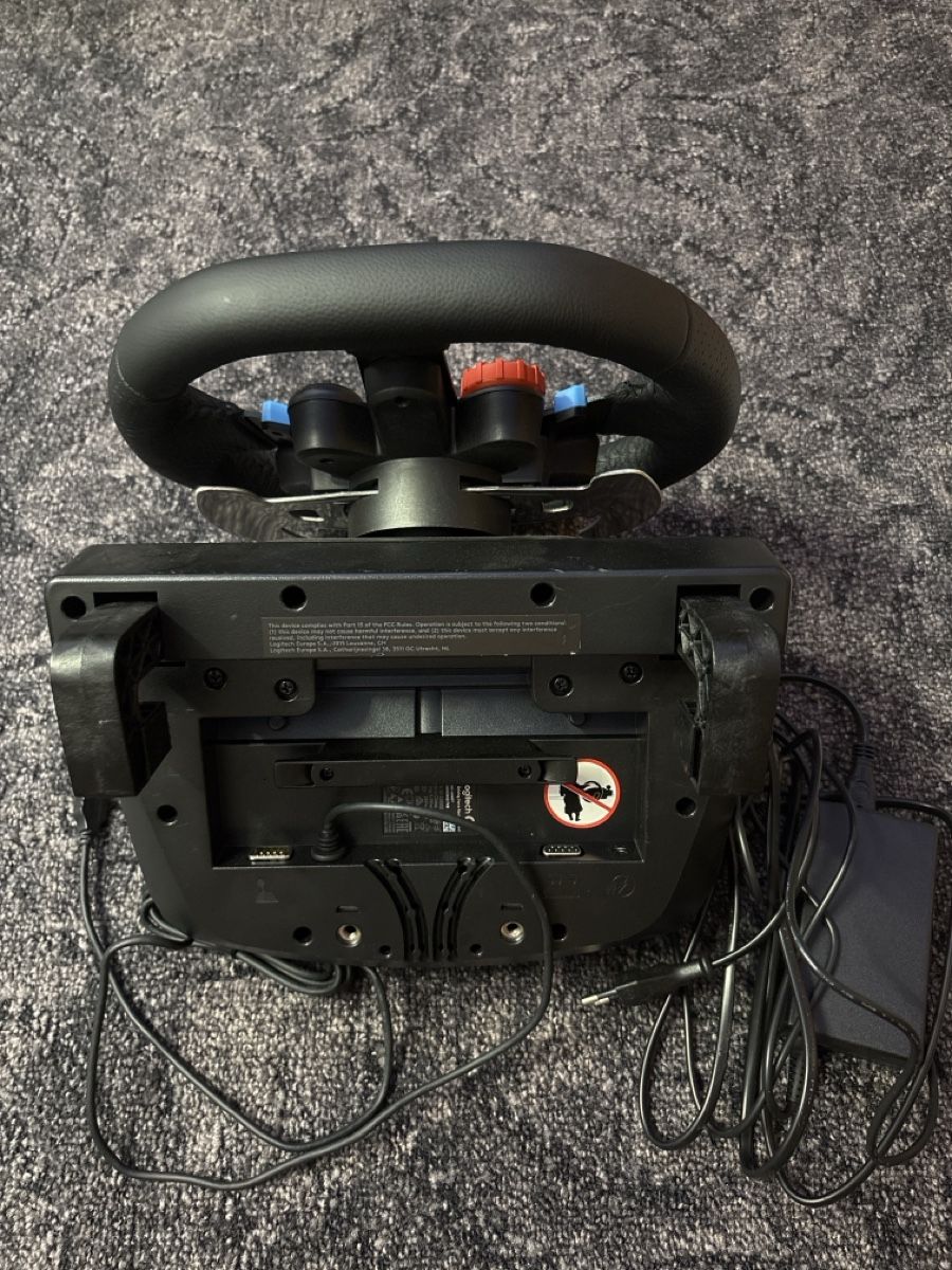 Logitech Konsolen: Gaming Lenkrad mit Pedale von Logitech G29 – Neu (gemäss Beschreibung) aus Goldau von muh_kn6c 6