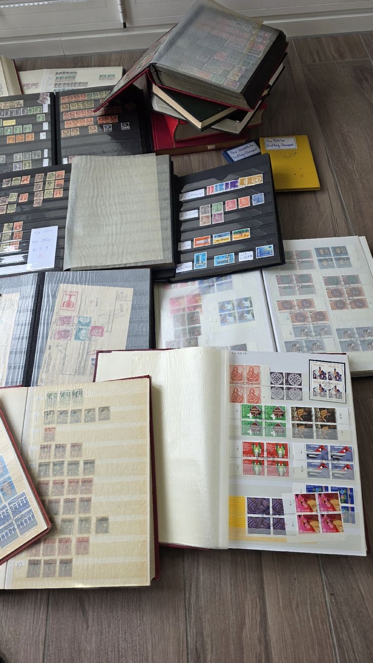 Tous les timbres: Grosse Sammlung Briefmarken Schweiz – D'occasion à Reichenburg par ibiza18 1