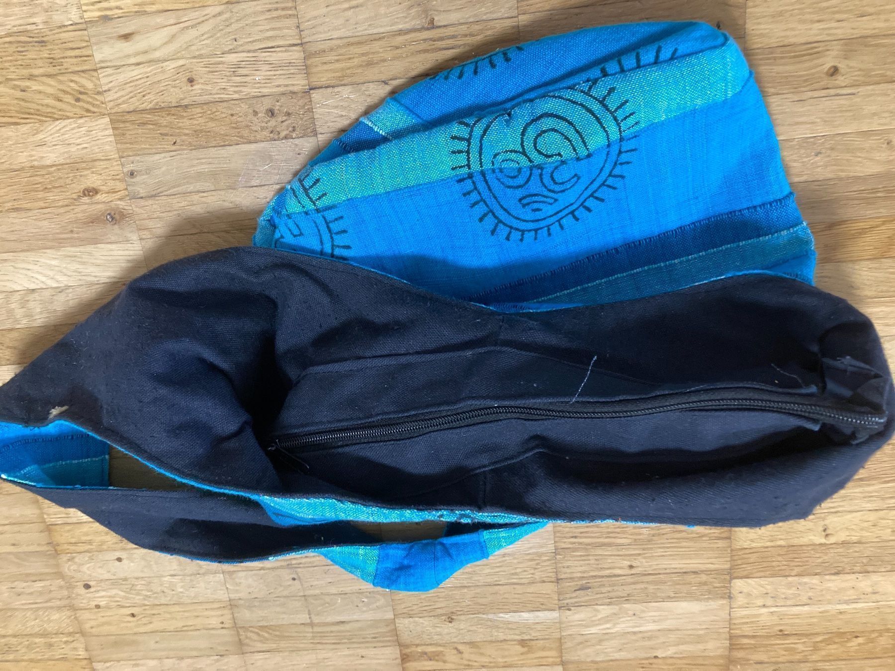Borse: Blaue Stofftasche mit Reissverschluss – Usato da Thun venduto da Vans_98 2