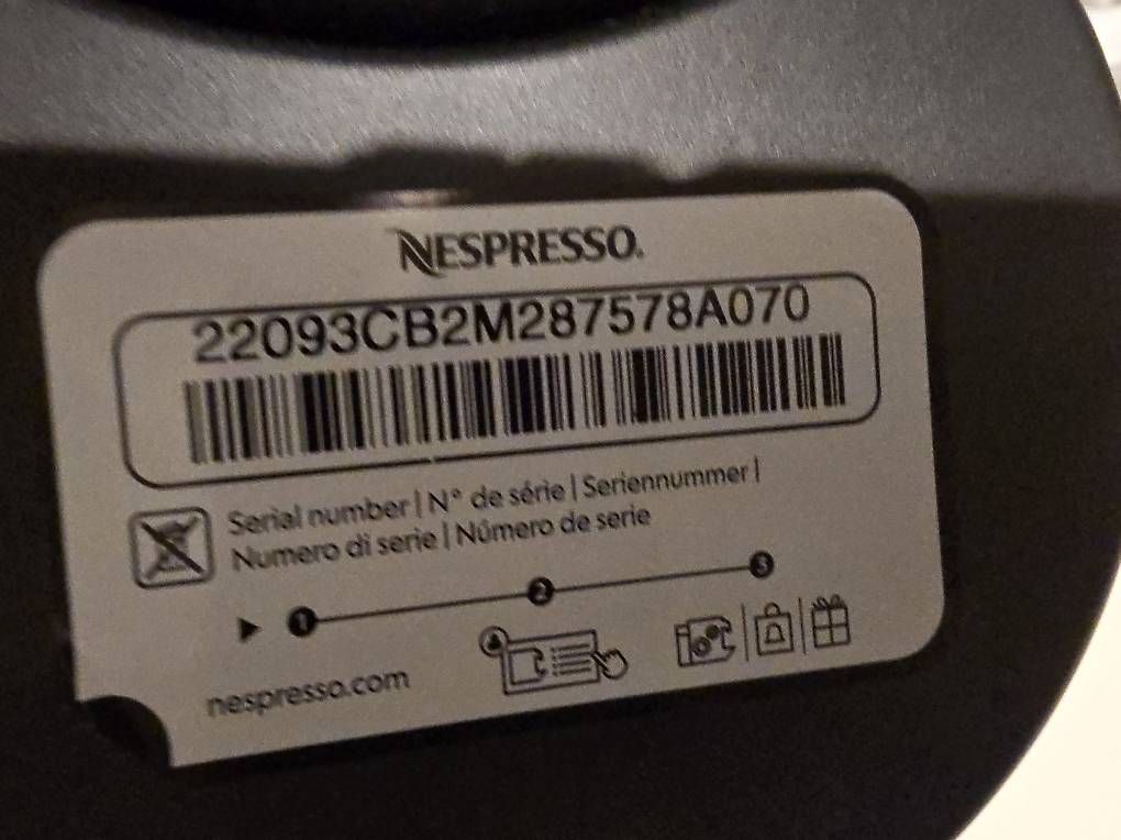 Macchine per caffè & Macchine per espresso: Machine à café Nespresso Vertuo Plus  Comme neuve  – Usato da Genève, Suiza venduto da gav_r268 1