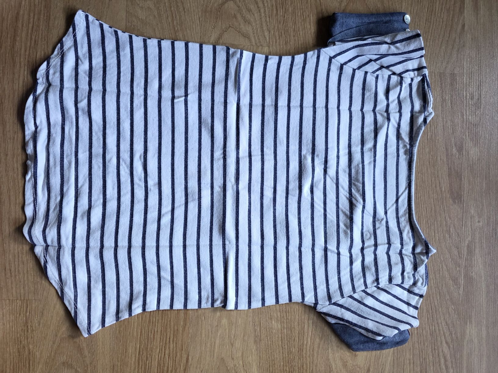 T-shirt: T-shirt rayé bleu et blanc – Usato da Crans-Montana venduto da eli_57z8 2